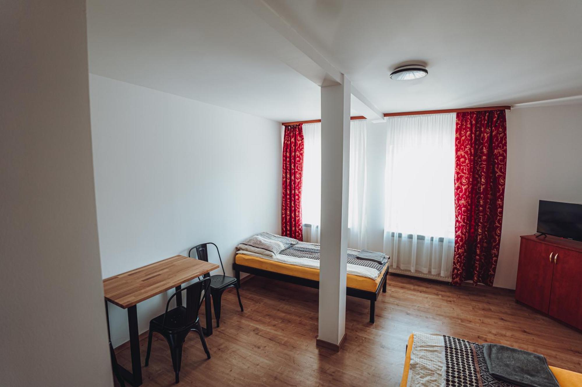 Kalwados Hotel Radzymin Kültér fotó