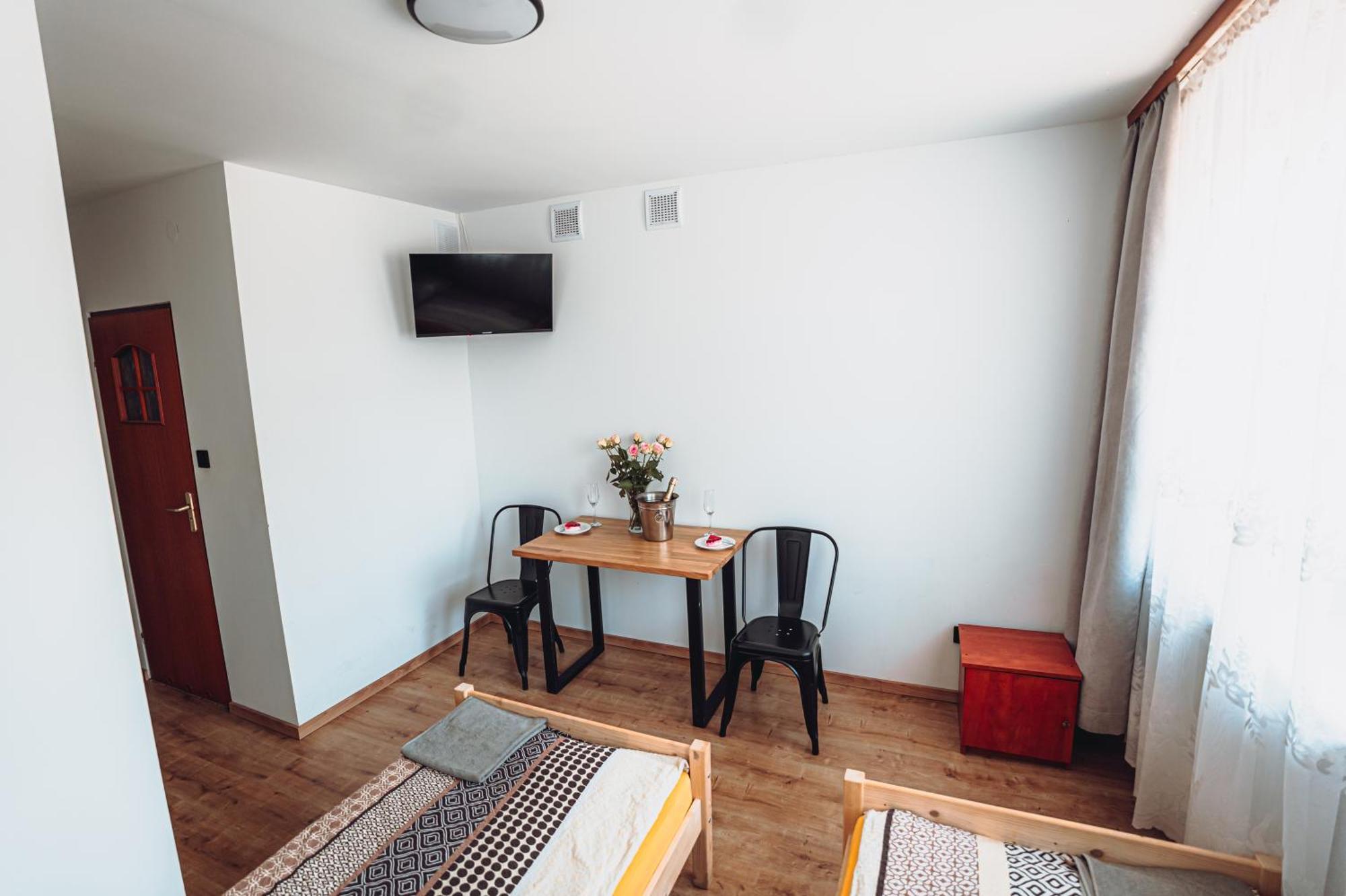 Kalwados Hotel Radzymin Kültér fotó
