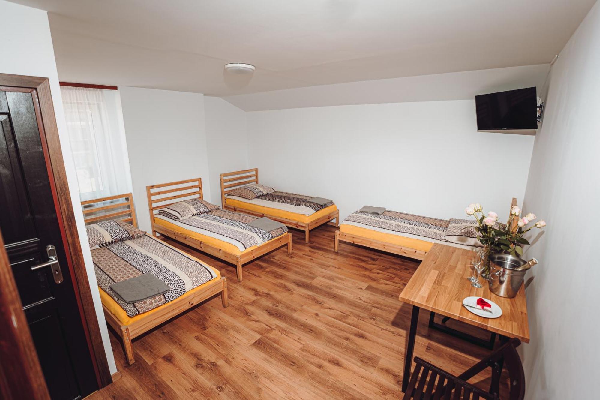 Kalwados Hotel Radzymin Kültér fotó